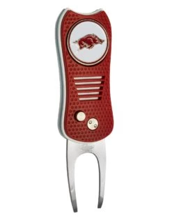 Team Golf Retractable Switchblade Switchfix Divot Tool Ball Marker - NCAA 24 Team Golf Retractable Switchblade Switchfix Divot Tool Ball Marker - NCAA -Golfcore Store Arkansas Razorbacks Switchfix 44448 104