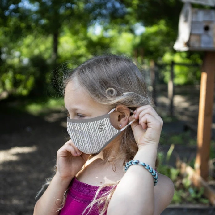 Sunday Afternoons Kids UVShield Cool SPF 50+ Face Mask 7 Sunday Afternoons Kids UVShield Cool SPF 50+ Face Mask - Image 5