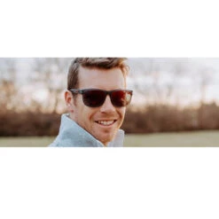 Tifosi Optics Swank XL -Golfcore Store TifosiSwankXL Liftstyle3